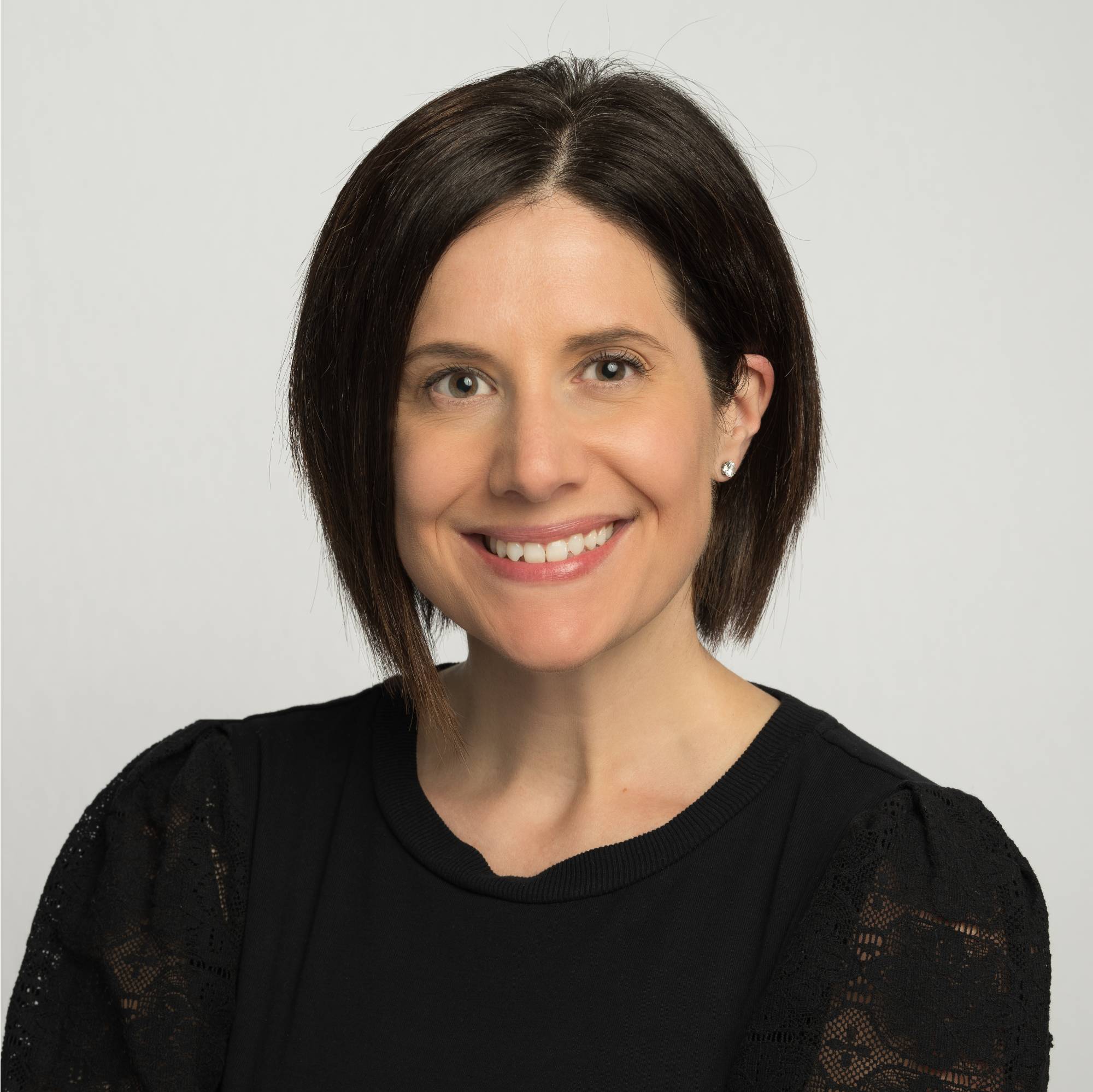 Lynsey Elve Headshot